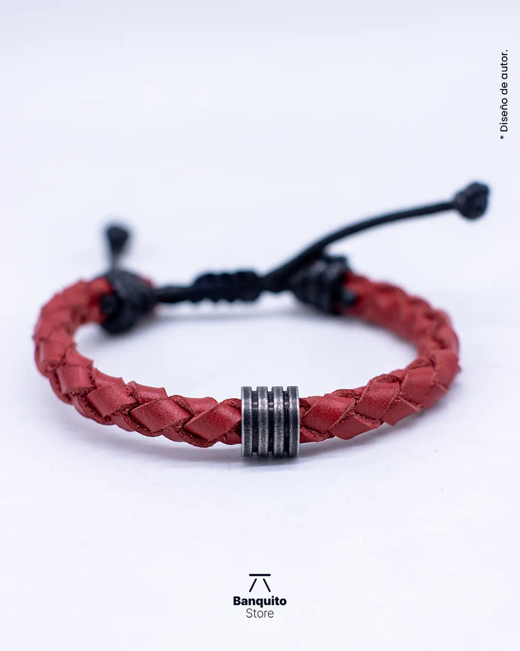 Pulsera de Cuero Trenzado con Detalle en Acero Matte Oscuro – Hecha a Mano