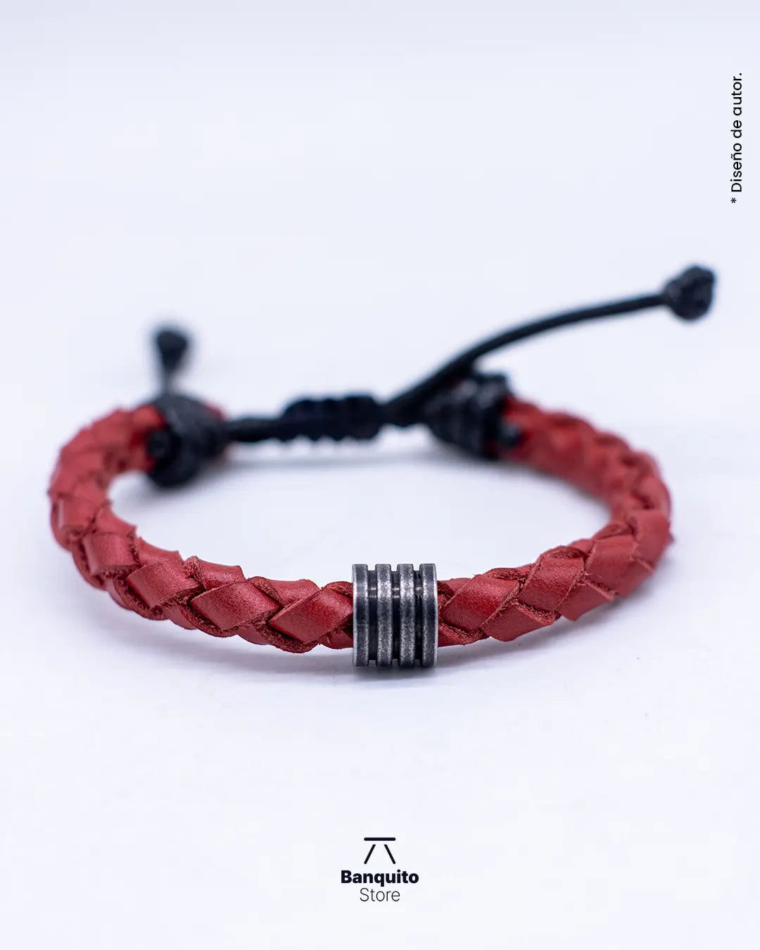 Pulsera de Cuero Trenzado con Detalle en Acero Matte Oscuro – Hecha a Mano