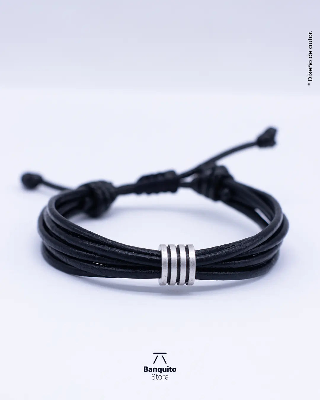 Pulsera de Cuero Liso con Argolla Plateada Envejecida