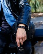 Pulsera de Cuero Trenzado con Detalle en Acero Matte Oscuro – Hecha a Mano