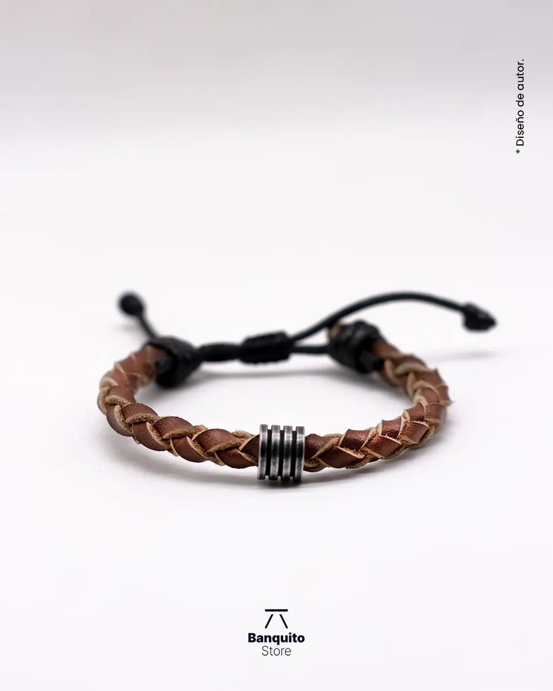 Pulsera de Cuero Trenzado con Detalle en Acero Matte Oscuro – Hecha a Mano
