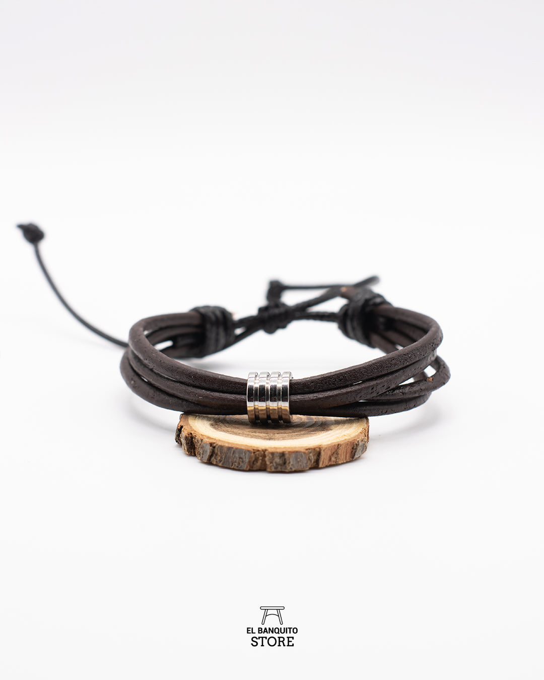 Pulsera de Cuero Liso con Argolla Plateada Brillante