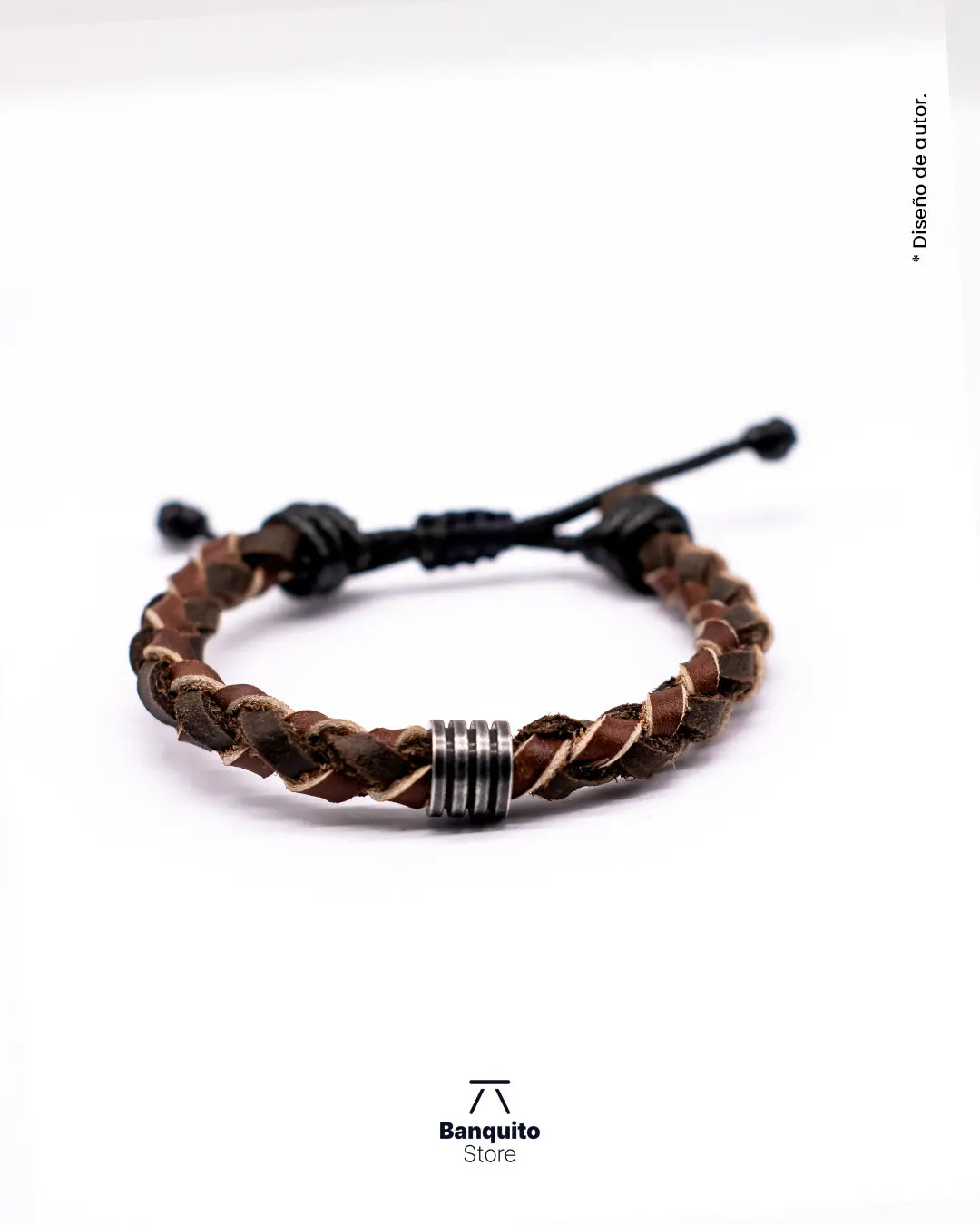 Pulsera de Cuero Trenzado con Detalle en Acero Matte Oscuro – Hecha a Mano