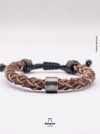 Pulsera de Cuero Trenzado con Detalle en Acero Gris – Hecha a Mano