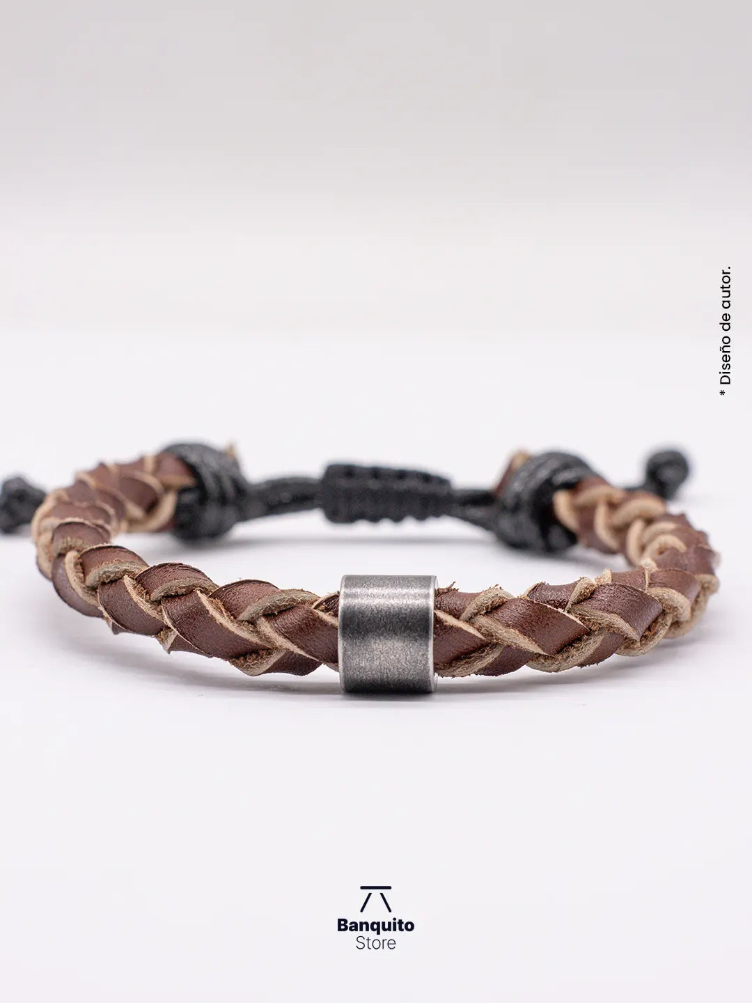 Pulsera de Cuero Trenzado con Detalle en Acero Gris – Hecha a Mano