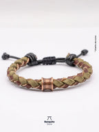 Pulsera de Cuero Trenzado con Detalle en Acero Cobrizo – Hecha a Mano