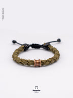 Pulsera de Cuero Trenzado con Detalle en Acero Cobrizo – Hecha a Mano