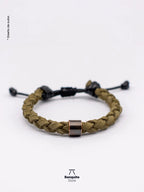 Pulsera de Cuero Trenzado con Detalle liso en Acero Cobrizo – Hecha a Mano