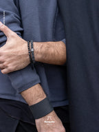 Pulsera de Cuero Trenzado con Detalle en Acero Gris – Hecha a Mano
