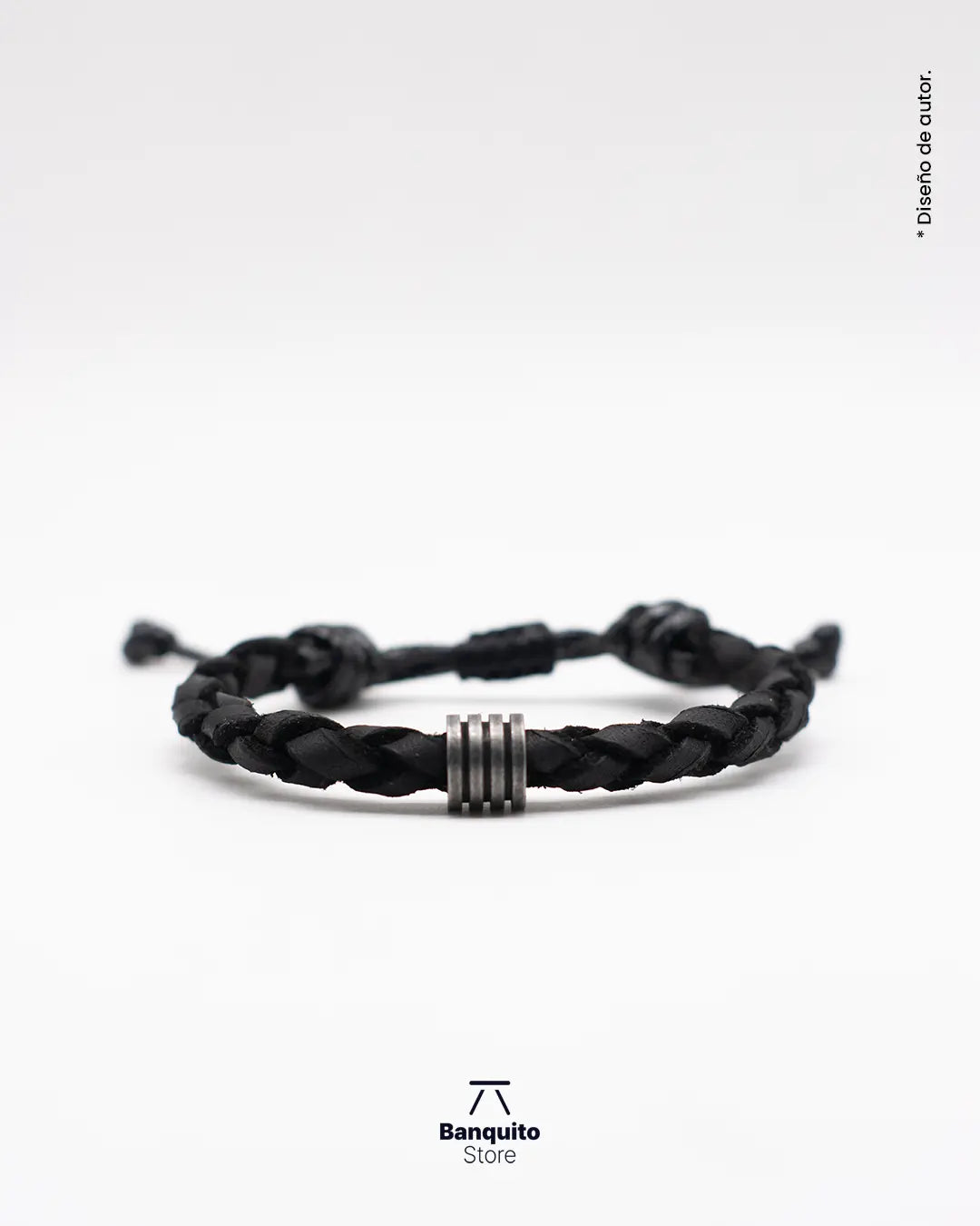 Pulsera de Cuero Trenzado con Detalle en Acero Matte Oscuro – Hecha a Mano