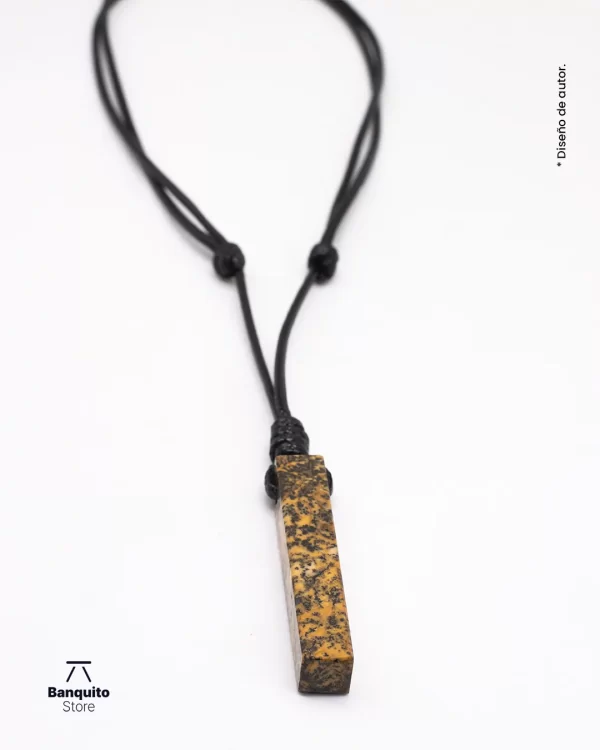 Collar artesanal con piedra Andacollita – Joya chilena con historia - Imagen 2