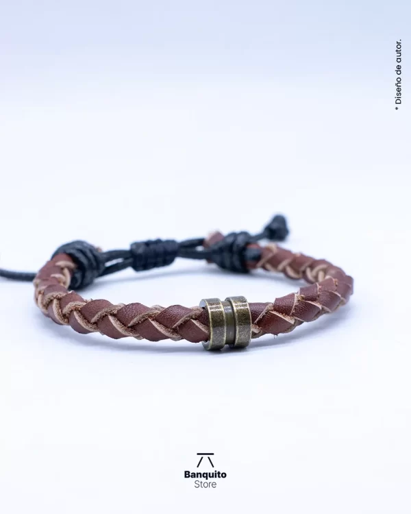 Pulsera de cuero café con argolla - Imagen 2