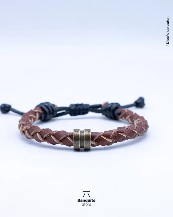 Pulsera de cuero café con argolla