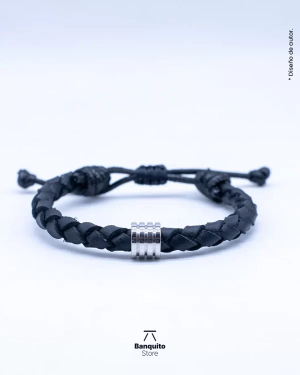 Pulsera de Cuero Negro con Argolla Plateada